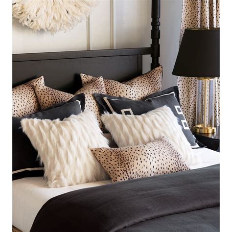 20 Ideas To Use Animal Prints In Your Bedroom - Decoholic