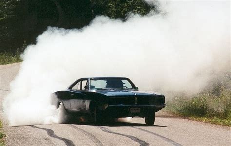 collection of burnout pictures and movie performed by usa v8 muscle ...