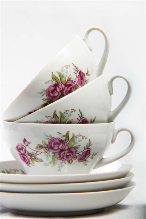 Finding Inexpensive Tea Cups and Saucers | ThriftyFun