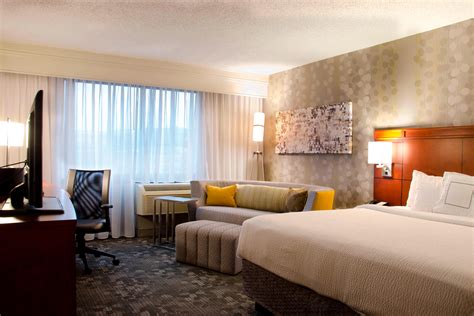 Waterbury Marriott Rooms & Suites | Courtyard by Marriott Hotel Downtown