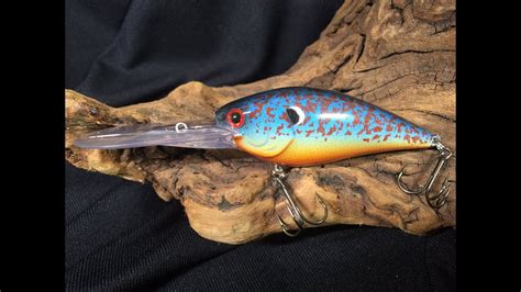 How To Paint a Pumpkinseed Pattern Crankbait - YouTube