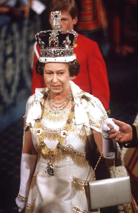 Queen Elizabeth II says crown jewels would ‘break neck’ if she looked ...