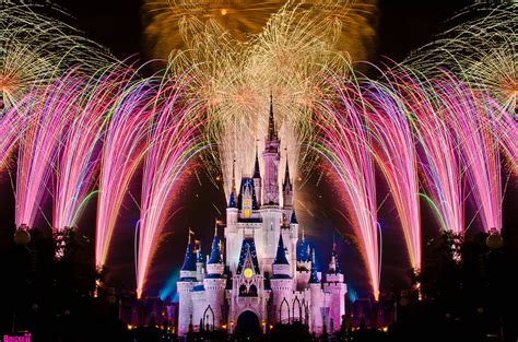 Fireworks Over Cinderella Castle | Is there really a more ma… | Flickr