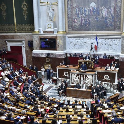 Paintings, sculpture disappear from France's National Assembly - UPI.com