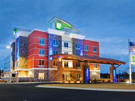 Hotel in Hot Springs, AR with Indoor Pool | Holiday Inn Express ...