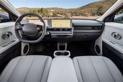 2025 Hyundai Ioniq 5: 91 Interior Photos | U.S. News