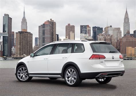 2018 Volkswagen Golf Alltrack: Preview, Pricing, Release Date