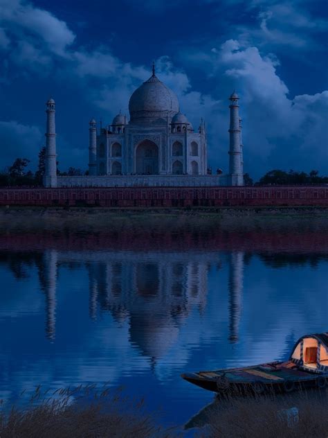 The Taj Mahal at Night: Best Night Visits and Views