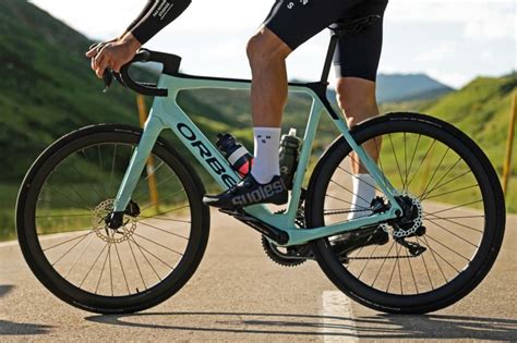 Orbea Gains sleek carbon frame, more stealth integration in versatile e ...