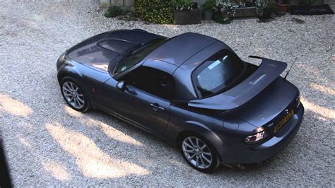 Mazda MX5 Miata Power Retractable Hardtop opening & closing - YouTube