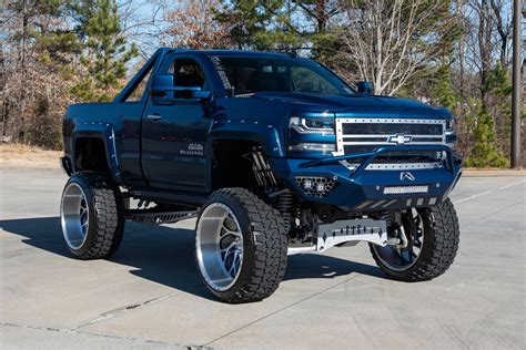 Twin-Turbo, Lifted Chevrolet Silverado Is an Award-Winning, Custom ...