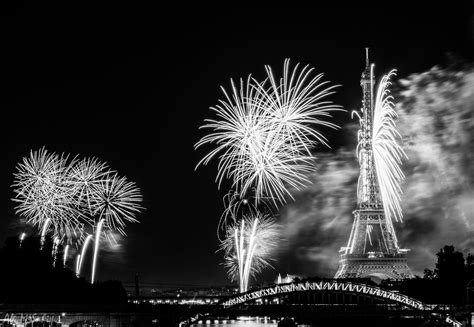 Fireworks anybody ? This was taken at Paris on July14th. Any advice ...