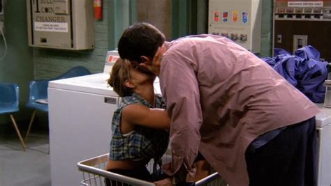 FIRST KISS💜 [ROSS & RACHEL] : r/howyoudoin