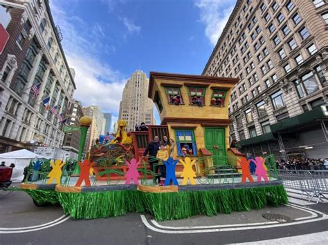 Sesame Street Returning for Macy's Thanksgiving Day Parade - ToughPigs