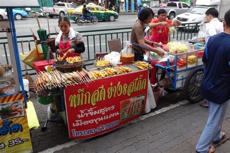 Bangkok Akan Sapu Bersih Pedagang Kaki Lima - Satu Harapan