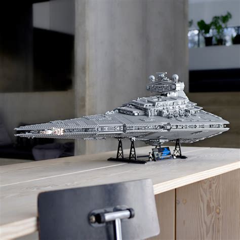 Massive LEGO Imperial Star Destroyer - The Devastator - 4,784 Pieces!