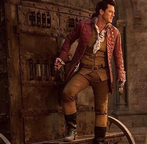 Luke Evans as Gaston Beauty and the Beast 2017 | Disney live action ...