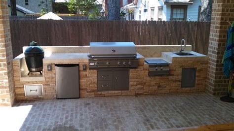 big green egg built.in. retaining wall - Google Search | Outdoor ...