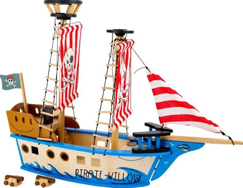 Best Wooden Pirate Ship Toys For Kids & Toddlers | Oddblocks