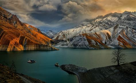 Serene Iran Lake and Snowy Mountains - 4K Ultra HD Wallpaper