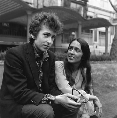 Bob Dylan and Joan Baez | The Most Stylish Music Couples of All Time ...