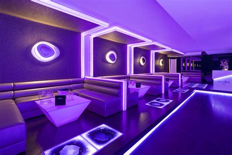 Diseño by U Design en Discoteca MASK, KRION® translucido | Nightclub ...