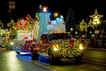 Lighted Christmas Parade: What It Is & How to Find One | LoveToKnow