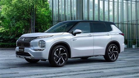 Mitsubishi Launches All-New Outlander PHEV With 20 kWh Battery