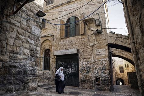 In Jerusalem's Old City, conflict means buyer and seller beware | The ...