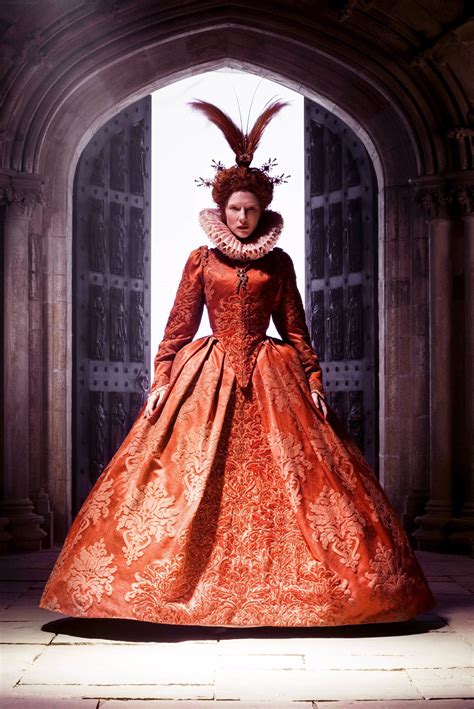 ELIZABETH: THE GOLDEN AGE | Hollywood costume, Elizabethan dress ...