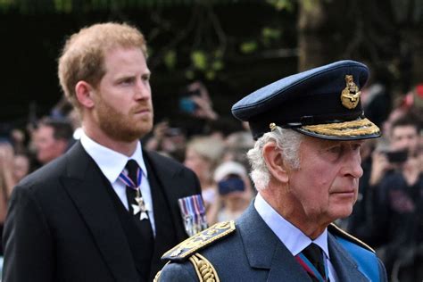 King Charles Is 'On a Mission' to Bring Prince Harry Back Into the ...