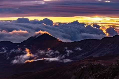 Haleakalā Volcano Sunrise Tour On Maui | Hawaii Volcano Tours