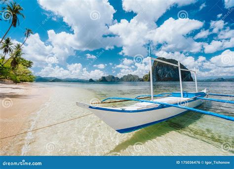 Holiday Vacation Scene of Tropical Sandy Beach with Island Hopping Boat ...