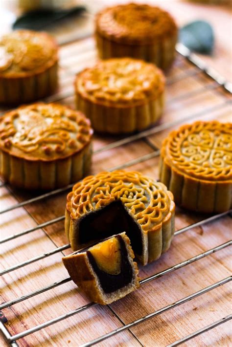 Moon Cakes | MandarinMania.com