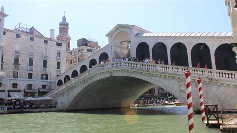 The Venice Rialto Bridge: everything you need to know - Hellotickets