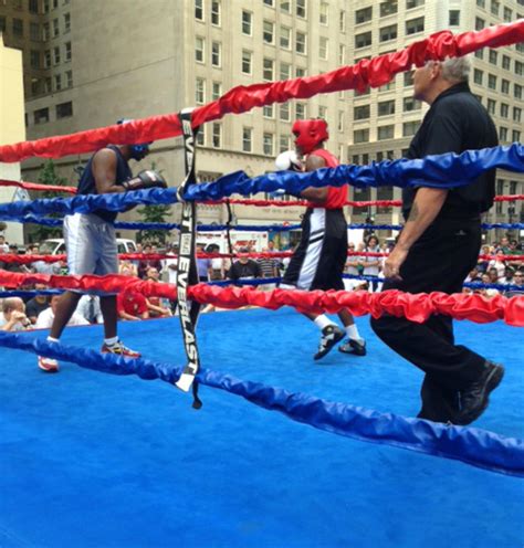 Chicago Boys Show Off Boxing Skills At Daley Plaza - CBS Chicago