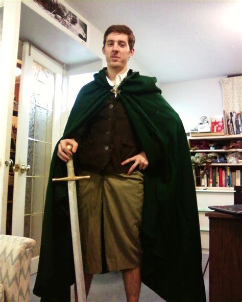 Gentleman's hobbit costume for the movie premier. | Hobbit costume ...