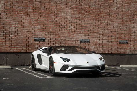 Lamborghini White Aventador S - Premier Auto Nashville