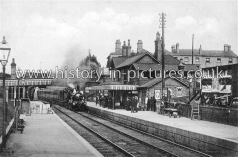 Street Scenes - Great Britain - England - Hertfordshire - Royston - Old ...