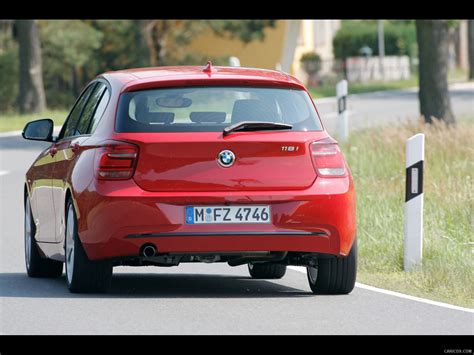 BMW 1-Series Sport Line (2012) - Rear | Caricos