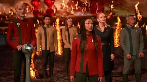 See The New Crew In Star Trek: Discovery Season 5 First Look | GIANT ...