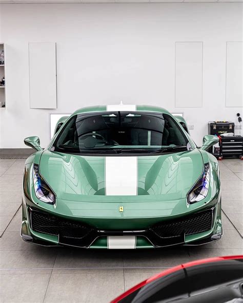 👉🏼A unique color with a unique Ferrari. 👉🏼488 pista ...