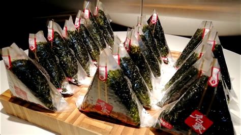 HOW TO MAKE KIMBAP TRIANGLE EASY & QUICK RECIPE - YouTube