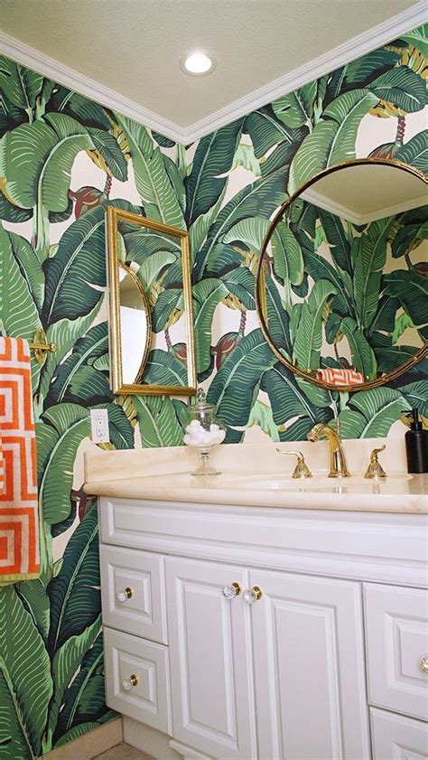 Glam Banana Leaf Wallpaper | Wallpaper bathroom walls, Banana leaf ...