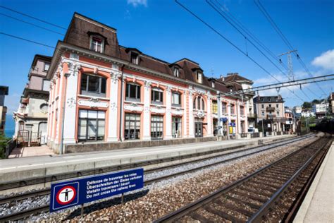 Train station in Montreux, Switzerland – free photo on Barnimages