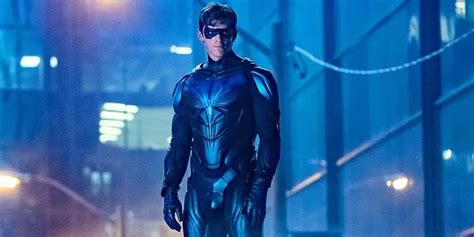 Inside The Design And Construction of Titans' Nightwing Suit - Bold ...