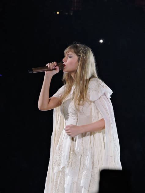 folklore white dress arizona Long Live Taylor Swift, Taylor Swift ...