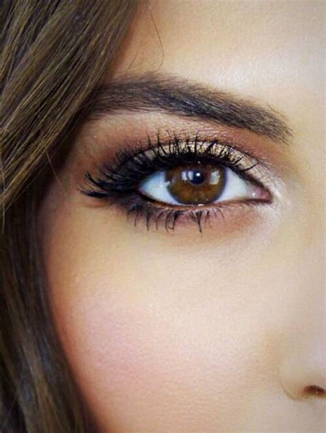 10 Amazing Makeup Looks for Brown Eyes | Styles Weekly