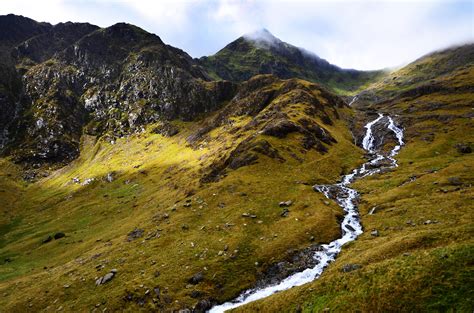 Snowdonia National Park, Wales [4928x3264] : r/EarthPorn