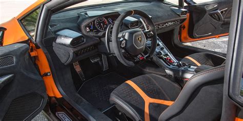 Gallery: Lamborghini Huracan Performante interior